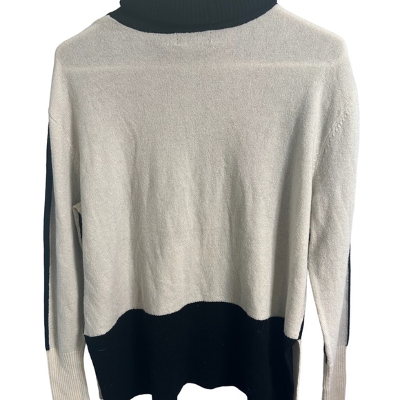 SummerSalt turtleneck sweater. M - Picture 2 of 3
